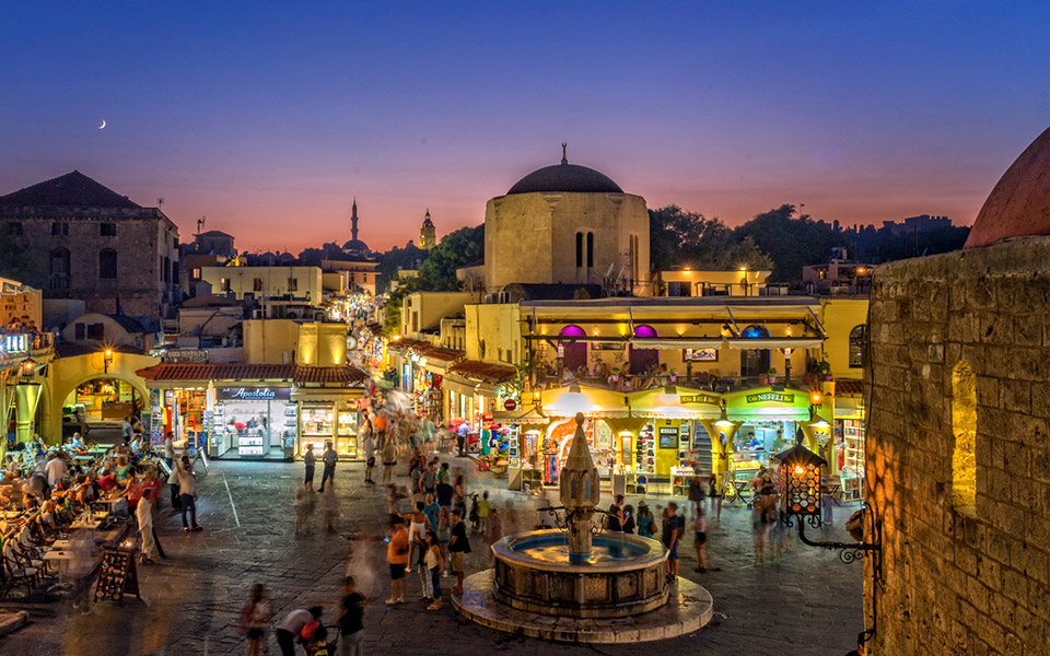Θέση Λάντζας σε εστιατόριο στην Παλιά Πόλη