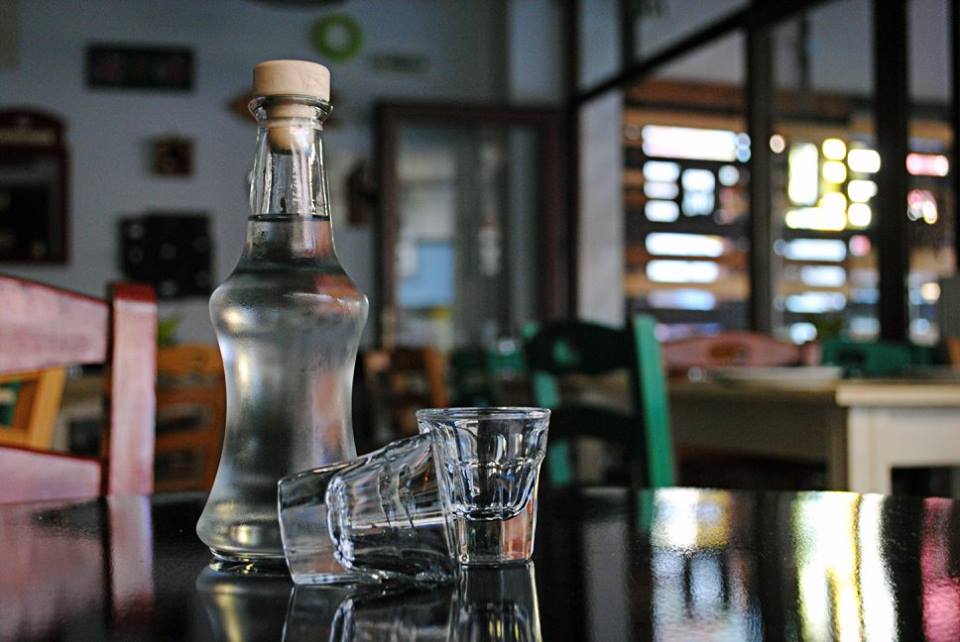 Ζητείται κοπέλα για καφενείο
