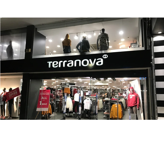 Το κατάστημα πώλησης νεανικών ενδυμάτων Τerranova, ζητά να προσλάβει πωλητή / πωλήτρια 