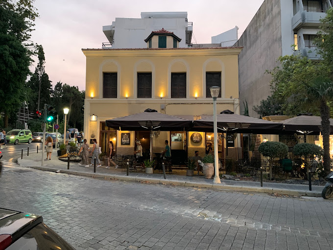 Ζητείται άμεσα άτομο για την θέση της λατζας/ κρύα κουζίνα για το Centrale bistro στο κέντρο της Ρόδου