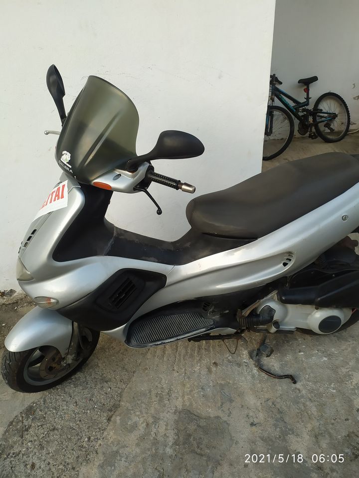 Πωλείται μοτοσικλέτα GILERA 125c χρονολογία 2002