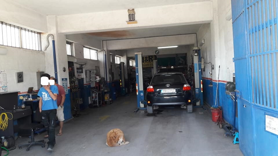 Πωλείται επαγγελματική στέγη 195 τμ κατάλληλο για μηχανουργιο αποθήκη κτλ