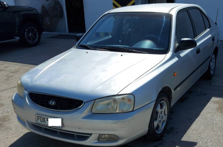 Hyundai accent 1.3  Τιμή 1.300 €