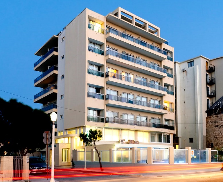 Θέση ΚΑΜΑΡΙΕΡΑΣ για απογευματινή βάρδια στο Riviera Hotel στο κέντρο της Ρόδου 