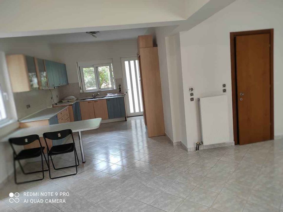 Ενοικιάζεται για μακροχρόνια μίσθωση ισόγεια κατοικία 120 τμ στην Ιξιά