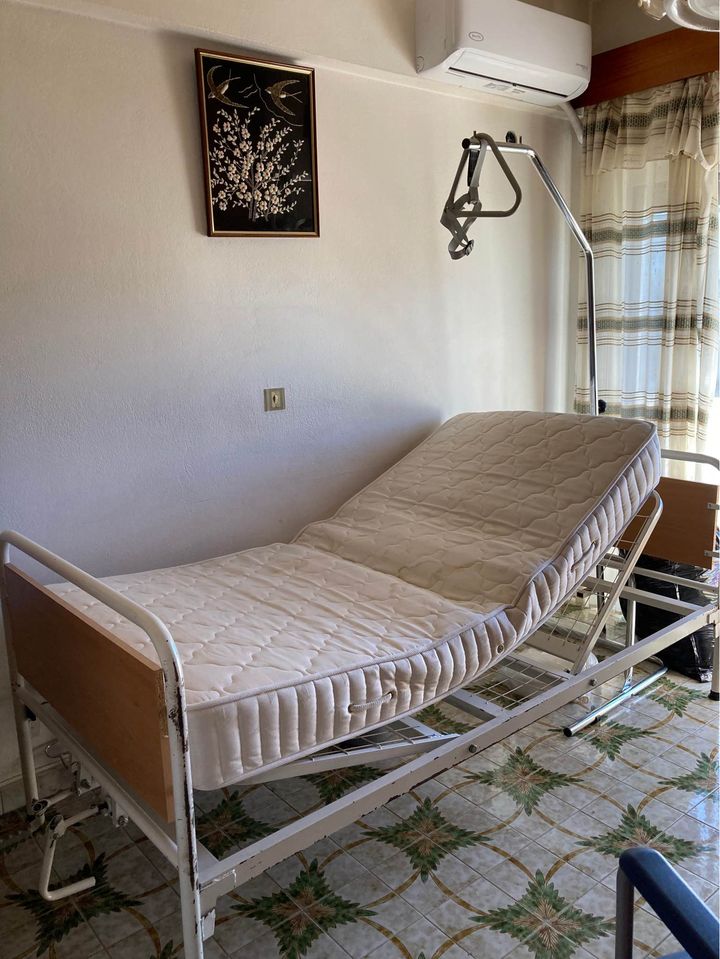 Πωλείται Νοσοκομειακό κρεβάτι 130€