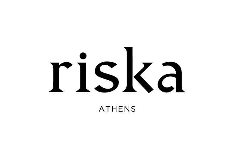 ΠΩΛΗΤΡΙΑ σε κατάστημα γυναικείων ενδυμάτων