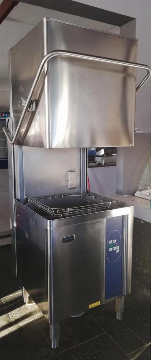 Επαγγελματικό Πλυντήριο πιάτων Electrolux στυλ καμπάνα