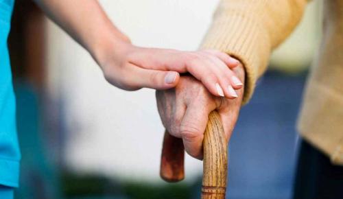 Ζητείται άμεσα γυναίκα εσωτερική να μπορεί να φροντίσει ηλικιωμένη