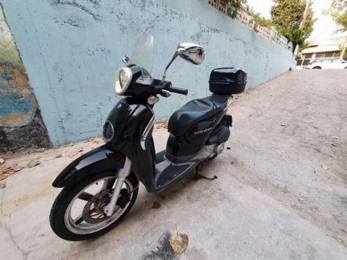 Πωλείται μηχανάκι APRILIA SCARΑBEO 200cc