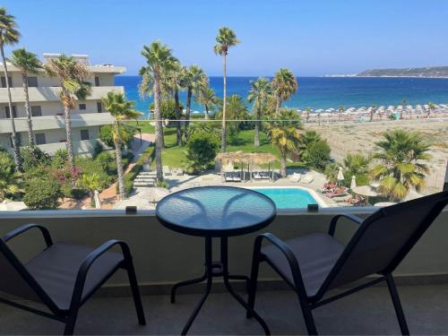 Θέσεις στο ξενοδοχείο Ixia Dream 4* στην παραλία Ιαλυσου