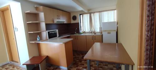 ΕΝΟΙΚΙΑΖETAI Ρετιρέ Δίχωρη γκαρσονιέρα 300€