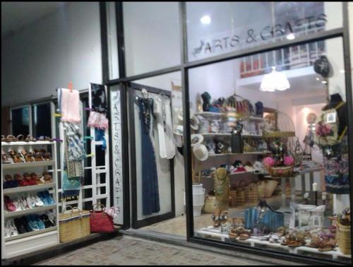 Πωλείται έτοιμη επιχείρηση λόγω μετοίκησης, σε εξαιρετικά κεντρικό σημείο στη Ρόδο