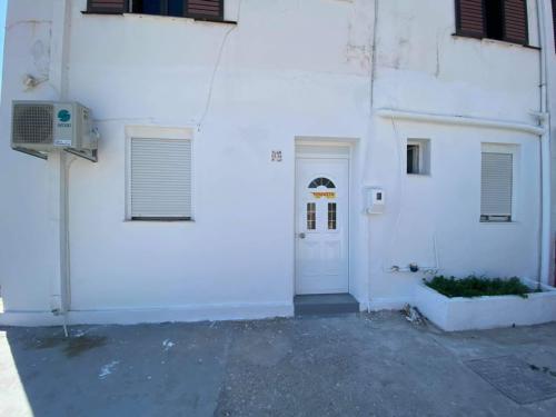 Ενοικιαζεται ισόγεια κατοικία κοντα στο Πανεπιστημιο